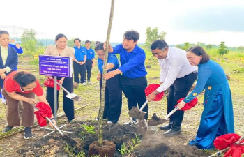 Tree Planting Ceremony in the Thu Dau Mot University, Binh Duong province as the initiative #Plant4Mother, on October 11